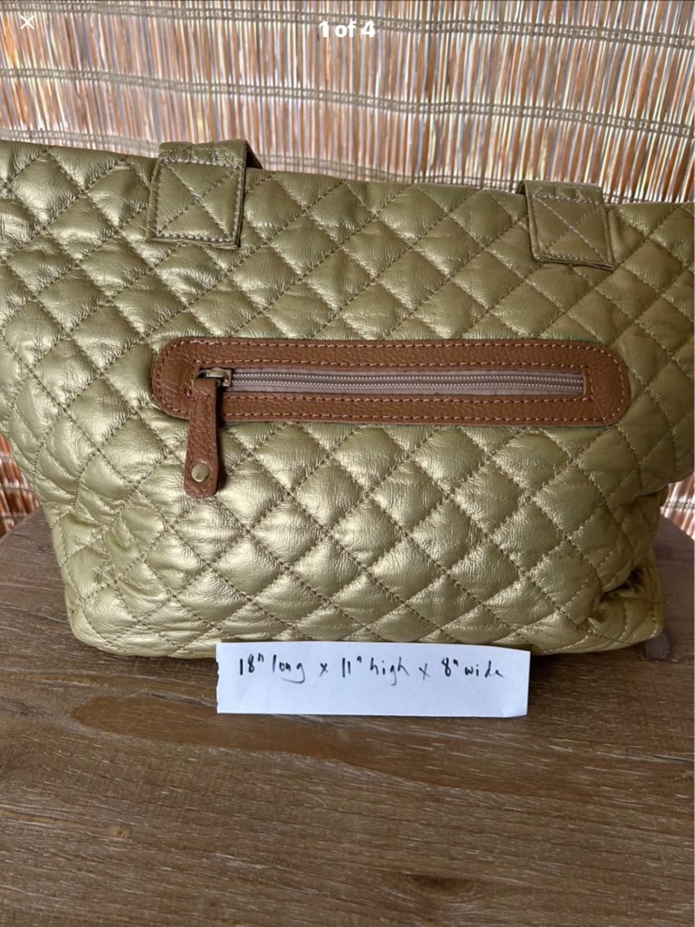 Women’s NWT Gold Quilted Zippered Bag